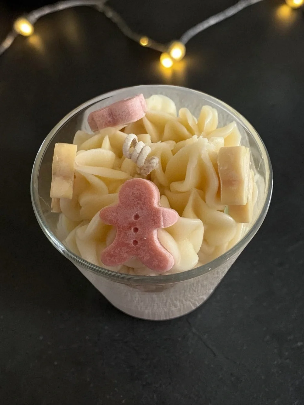 Gingerbread lane 16 oz handmade candle